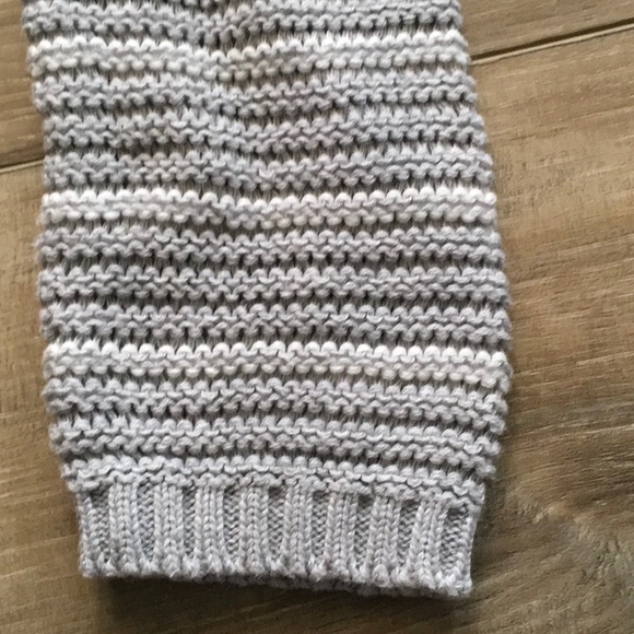 SO Sweater Size XS - Picture 5 of 8